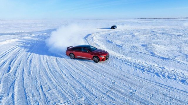 2024梅赛德斯-奔驰冰雪试驾：挑战极限，驭风破雪