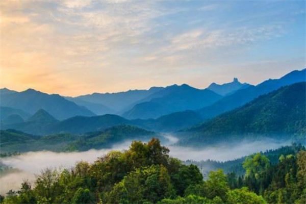 湖南十大高山名单你可以在这里呼吸新鲜空气感受大自然魅力