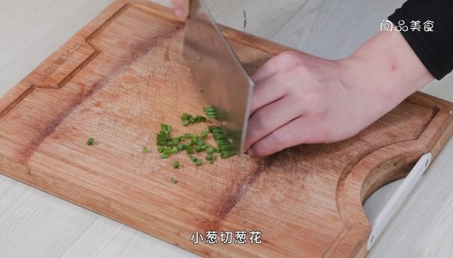 草鱼炖豆腐怎么做，草鱼炖豆腐怎么做好吃