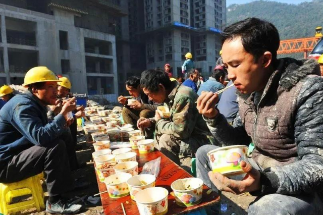 豆浆油条夺冠，中国十大人气早餐榜首，传统美食魅力不减