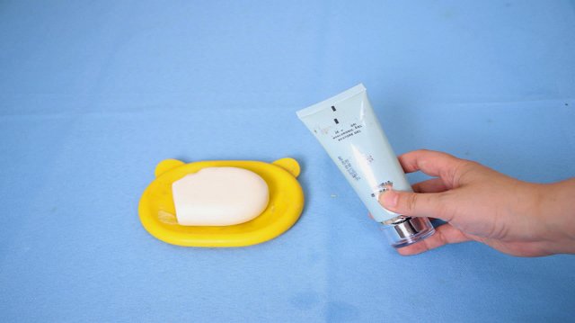 香皂洗脸和洗面奶「香皂跟洗面奶洗脸区别大吗」