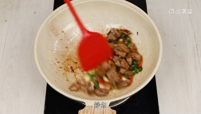 牛肉蒜台怎么炒好吃 蒜烧牛肉粒怎么做好吃