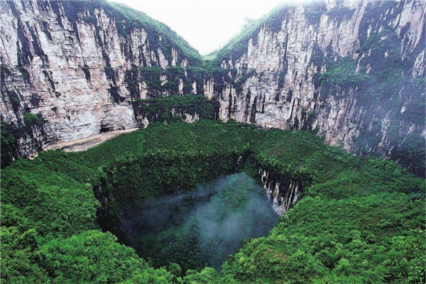 重庆旅游必去景点(重庆旅游必去景点天坑地缝)