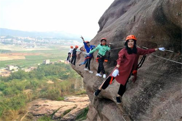 清远十大风景名胜排名古龙峡玻璃大峡谷云天玻霸