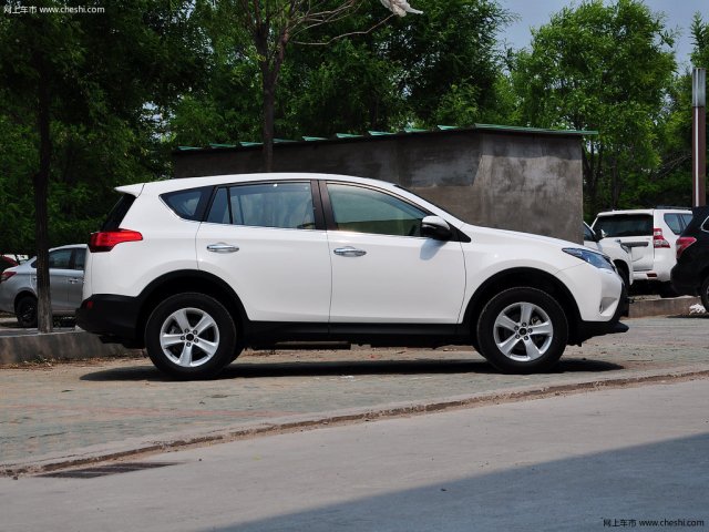 新款rav4荣放(丰田RAV4新款配置)