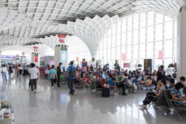 呼伦贝尔海拉尔机场单日旅客吞吐量突破一万人次