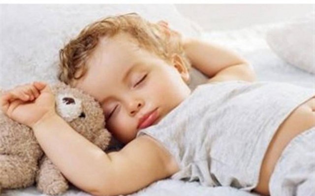 宝宝的睡眠姿势有什么讲究吗 宝宝的睡觉姿势有什么变化规律