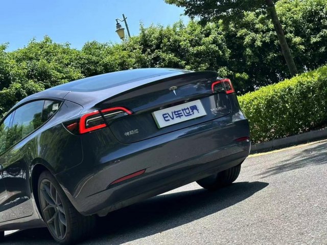 打破性能车壁垒，Model 3高性能版领衔