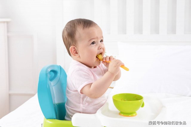 如何给孩子添加辅食 怎么样给孩子添加辅食