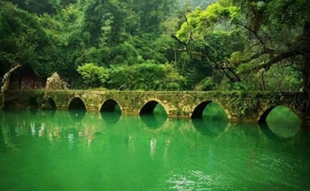 贵州十大必去景点，贵州十大景点