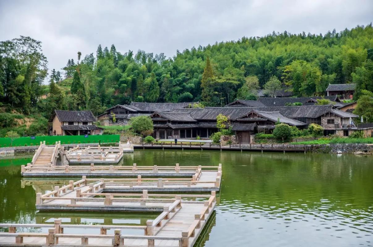 赣州旅游必去十大景点 值得一去的景点推荐(赣州十大风景区景点排行榜)