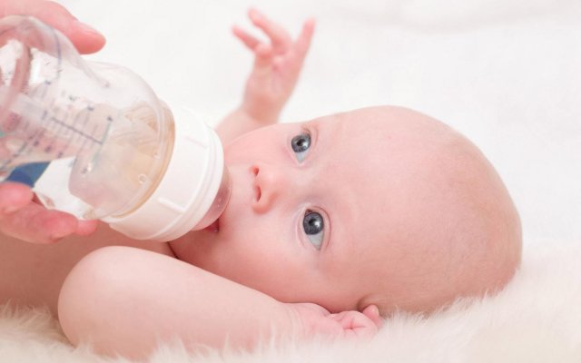 儿童配方奶粉可以空腹喝吗，小孩子早上起来可以空腹喝配方奶粉吗