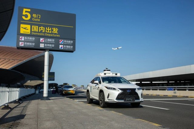 首都机场与大兴机场联手，小马智行自动驾驶接驳服务试运行