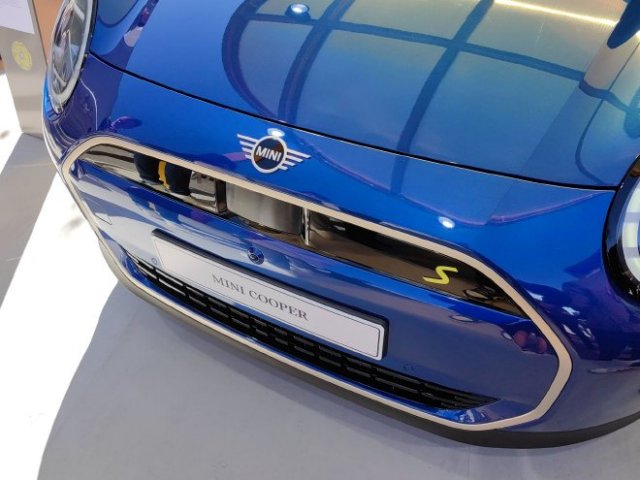 电动MINI COOPER/COUNTRYMAN:2023慕尼黑车展首发，引领未来出行新潮流