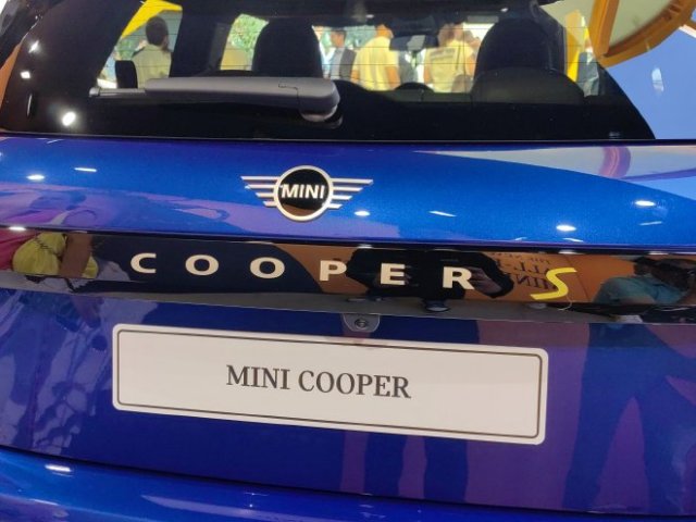 电动MINI COOPER/COUNTRYMAN:2023慕尼黑车展首发，引领未来出行新潮流