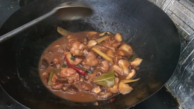 鸡肉怎么炖好吃又嫩又烂 家常炖鸡怎么做好吃