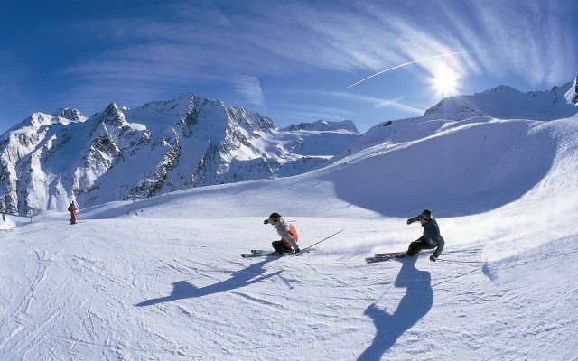 全球最著名的十大滑雪胜地排名，全球最著名的十大滑雪胜地是