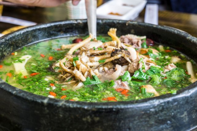 林芝附近美食在哪里(林芝附近美食在哪里买)