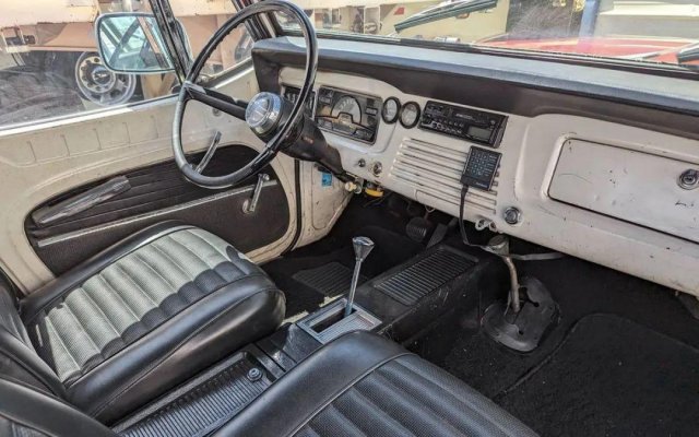 1967年Jeepster Commando：56年前的硬派传奇，越野之魂永不褪色