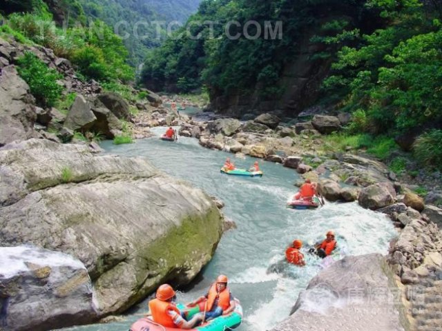 广丰雷公峡漂流(铜拔山雷公峡漂流)