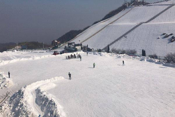 安吉江南天池滑雪场「安吉江南天池滑雪场开放时间」