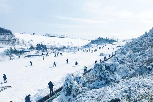 安吉江南天池滑雪场「安吉江南天池滑雪场开放时间」