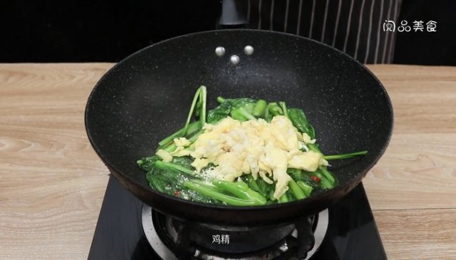 芥兰炒鸡蛋「芥兰炒鸡蛋怎么炒」