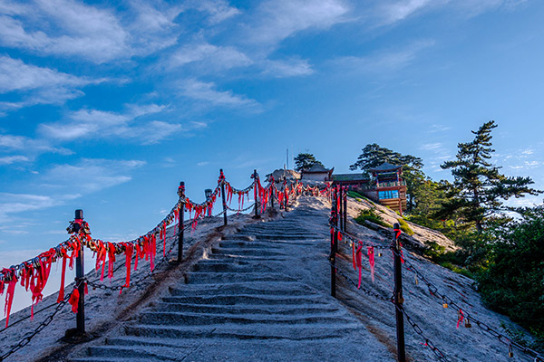 五岳是哪五座山(五岳是哪五座山谁称为五岳之首)