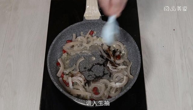 爆炒猪肉皮的做法(爆炒肉皮的做法窍门)