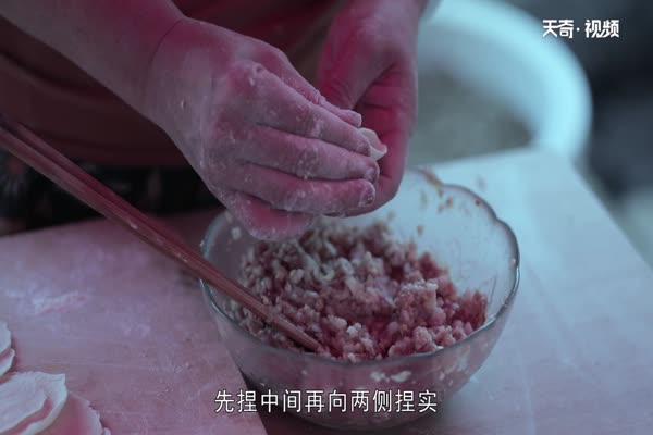 白菜猪肉馅饺子的做法(大葱白菜猪肉馅饺子的做法)