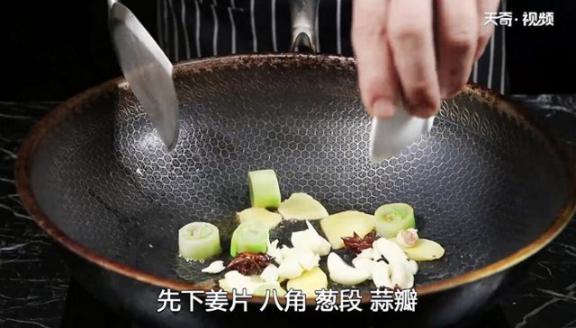 黄焖牛肉的做法家庭的做法 小炒黄牛肉的做法