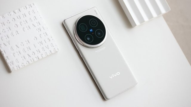 vivoX100Ultra火热预定中，超大杯灭霸影像实力再跃迁，震撼来袭