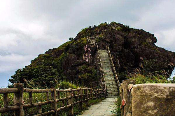 广东十大名山排名深圳最受欢迎的寺庙弘法寺