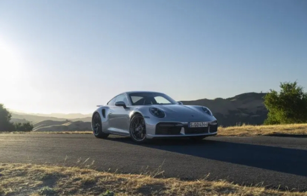 保时捷911Turbo50周年限量版预售，267.8万元起，致敬经典传奇