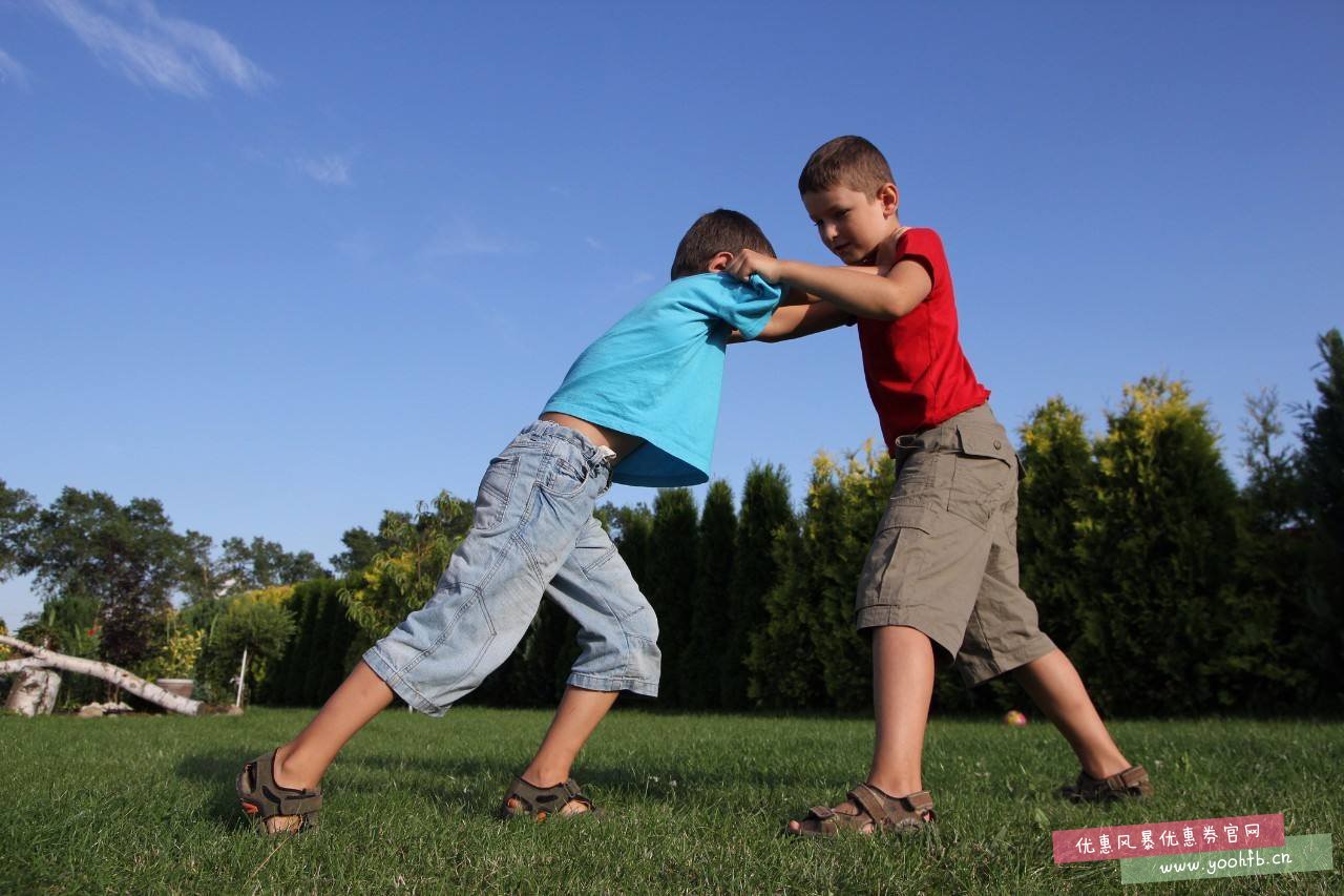孩子总是被欺负，到底该不该教孩子学会打架？