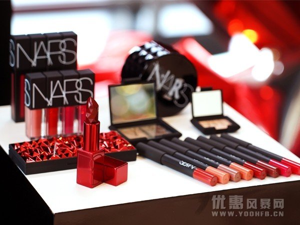 NARS 2018节日限定新品，与你一起拒绝「钉」。