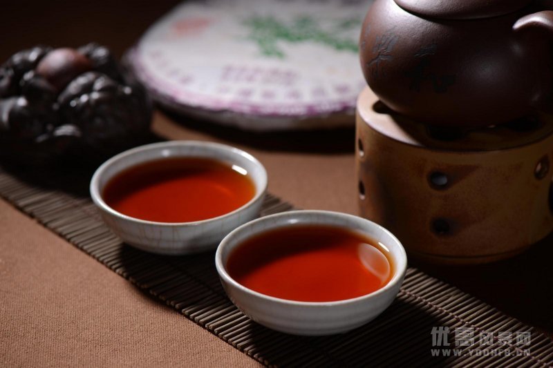 喝普洱茶，生茶和熟茶要雨露均沾