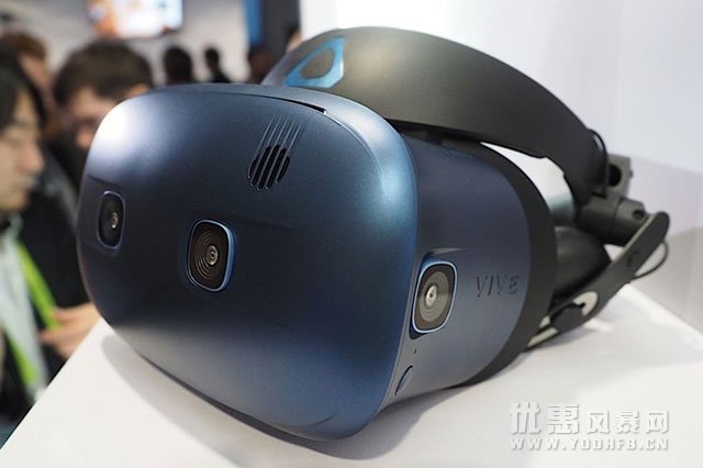 HTC头戴VR眼镜新品优惠活动下月开售